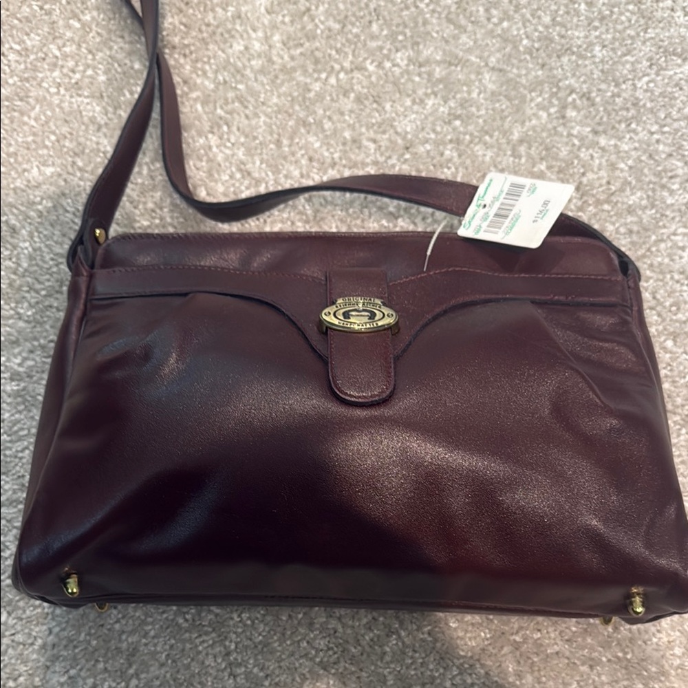 Elegant Burgundy Leather Shoulder Bag